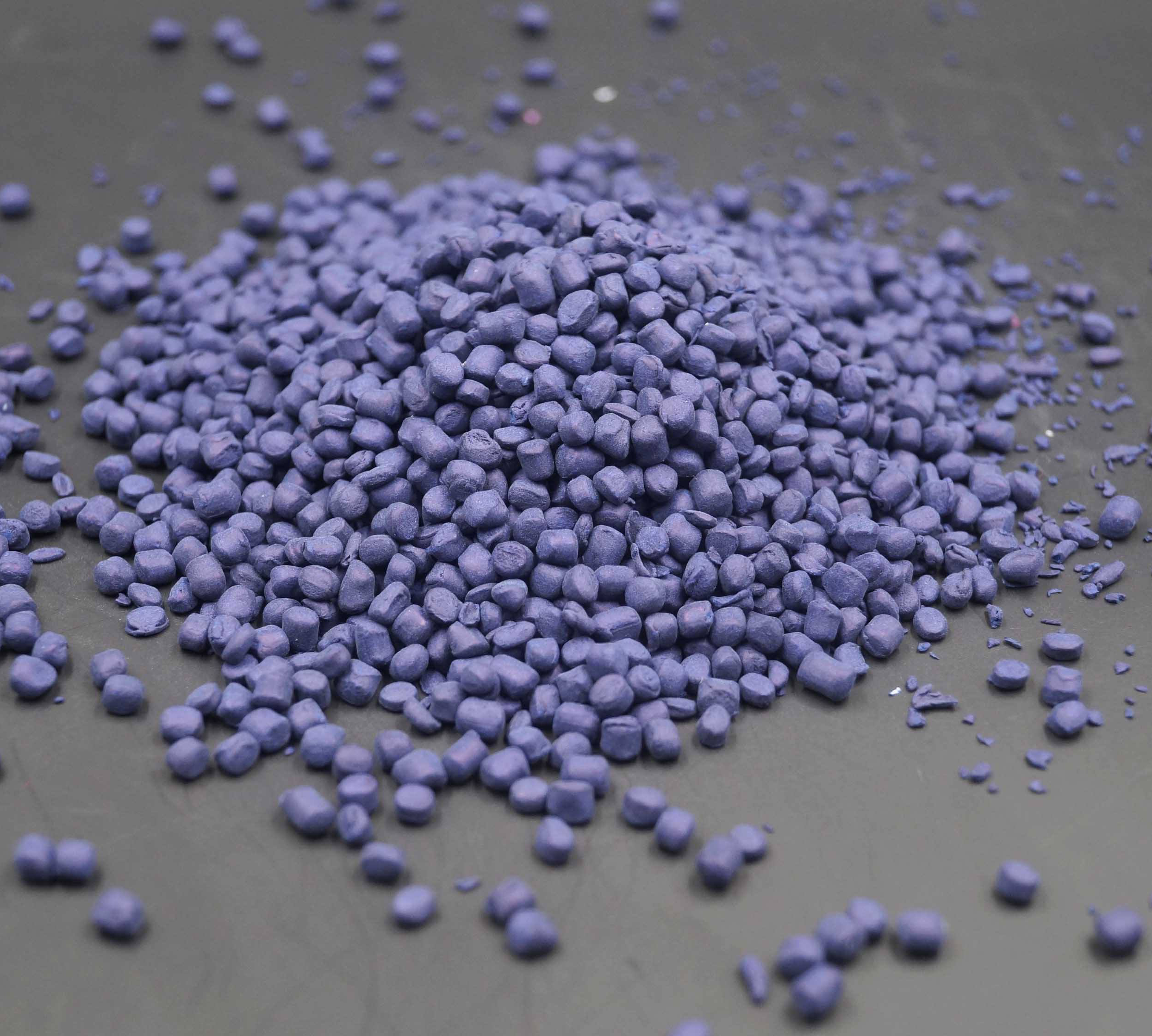 PVC塑料制品生產(chǎn)中，聚乙烯蠟乳液的作用